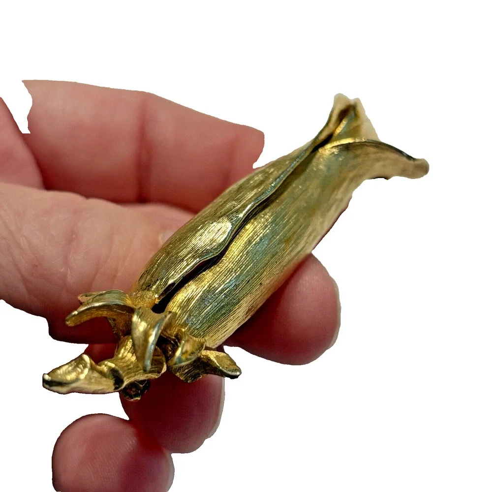 Vintage Brooch Bright Textured Goldtone Slender Rosebud Shapely Mid Century Chic